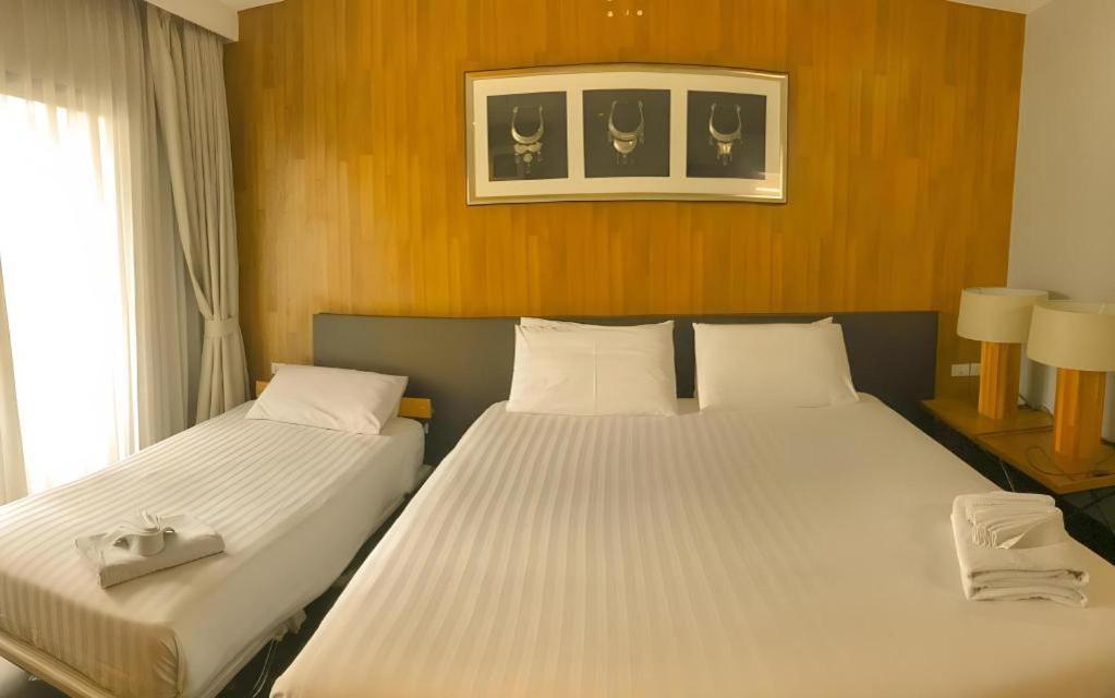 Huernnana Jomsawan Hotel Phrae Bagian luar foto