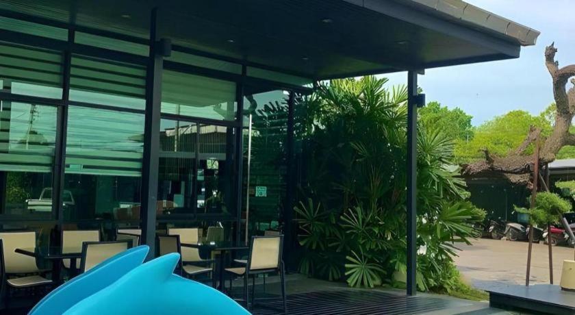 Huernnana Jomsawan Hotel Phrae Bagian luar foto